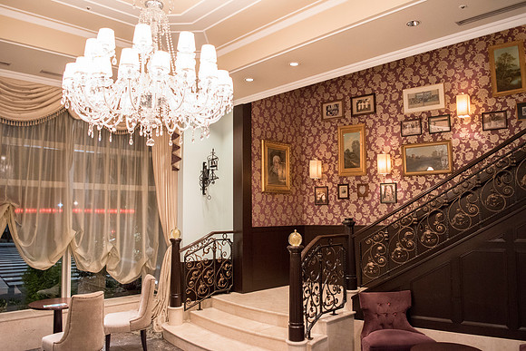 Hotel Monterey Foyer