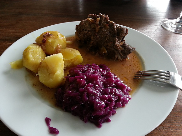Lecker Rindfleisch mit Rottkraut