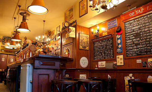 Local's bar - Arnest
