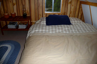 Ah - comfy queen bed upstairs