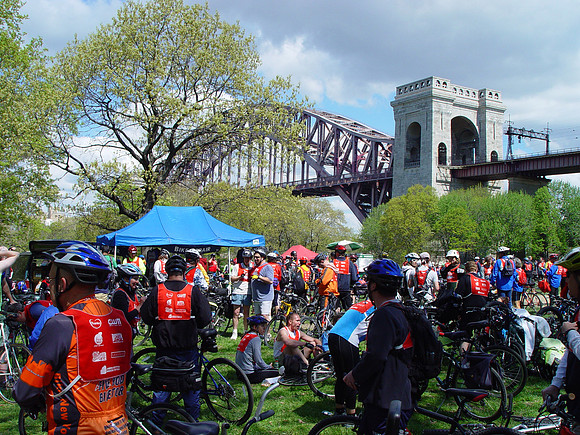 Astoria Park - Nice Party of 10K folks